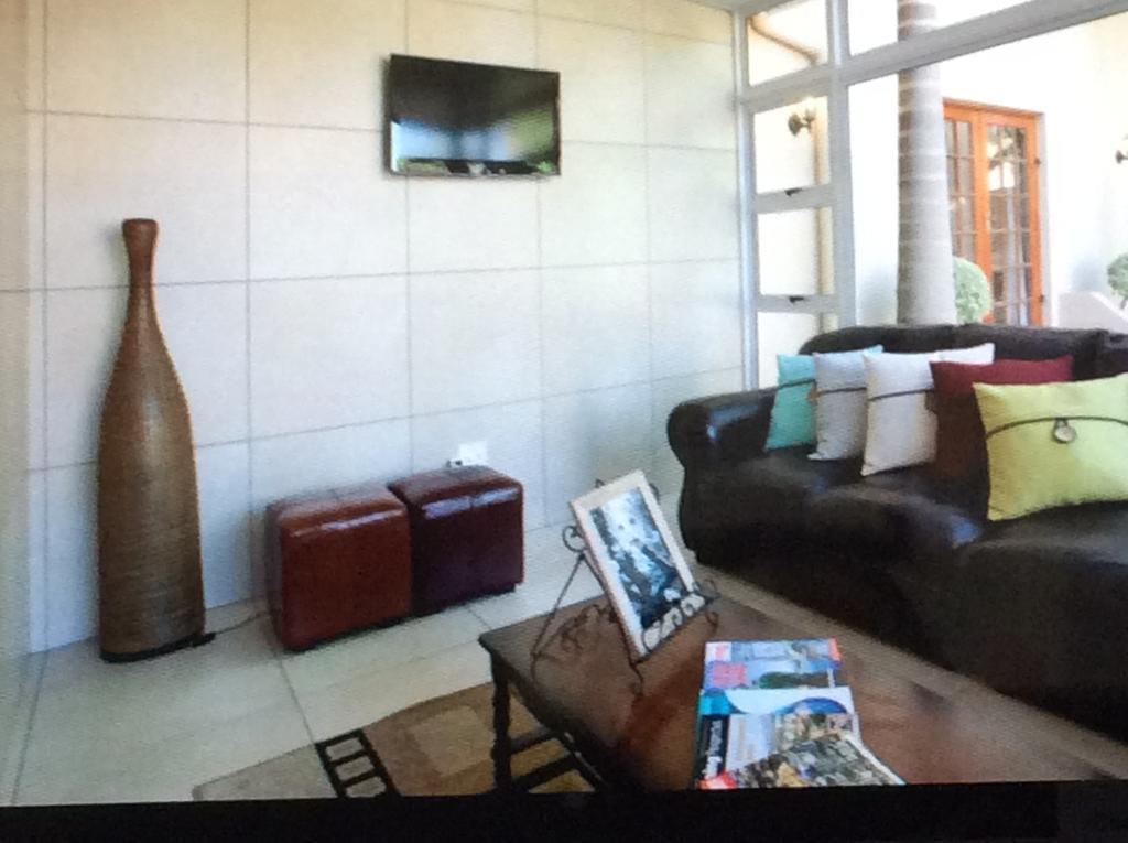 Lu'S Guest House Paarl Exterior photo